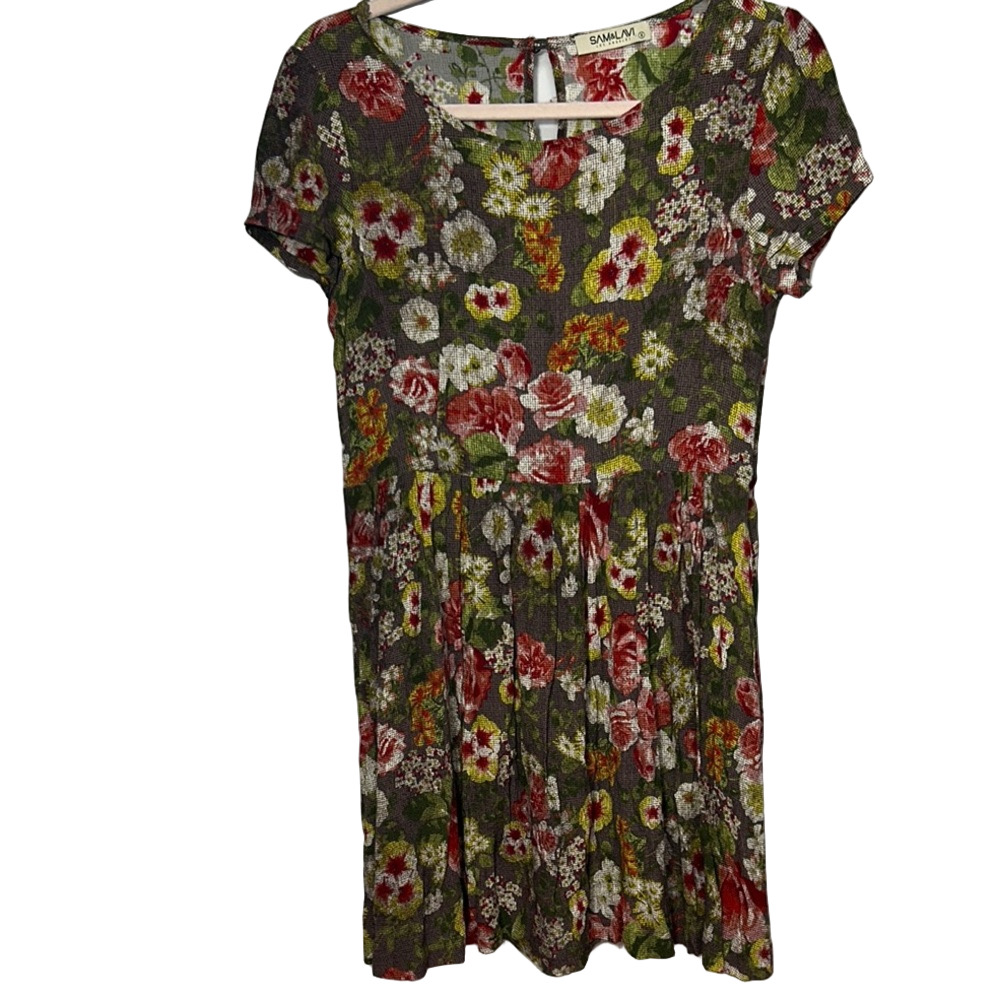 Sam & Lavi Green Floral Short Sleeve Pleated Dress